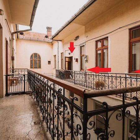 Old Town Central Apartment كلوج-نابوكا المظهر الخارجي الصورة