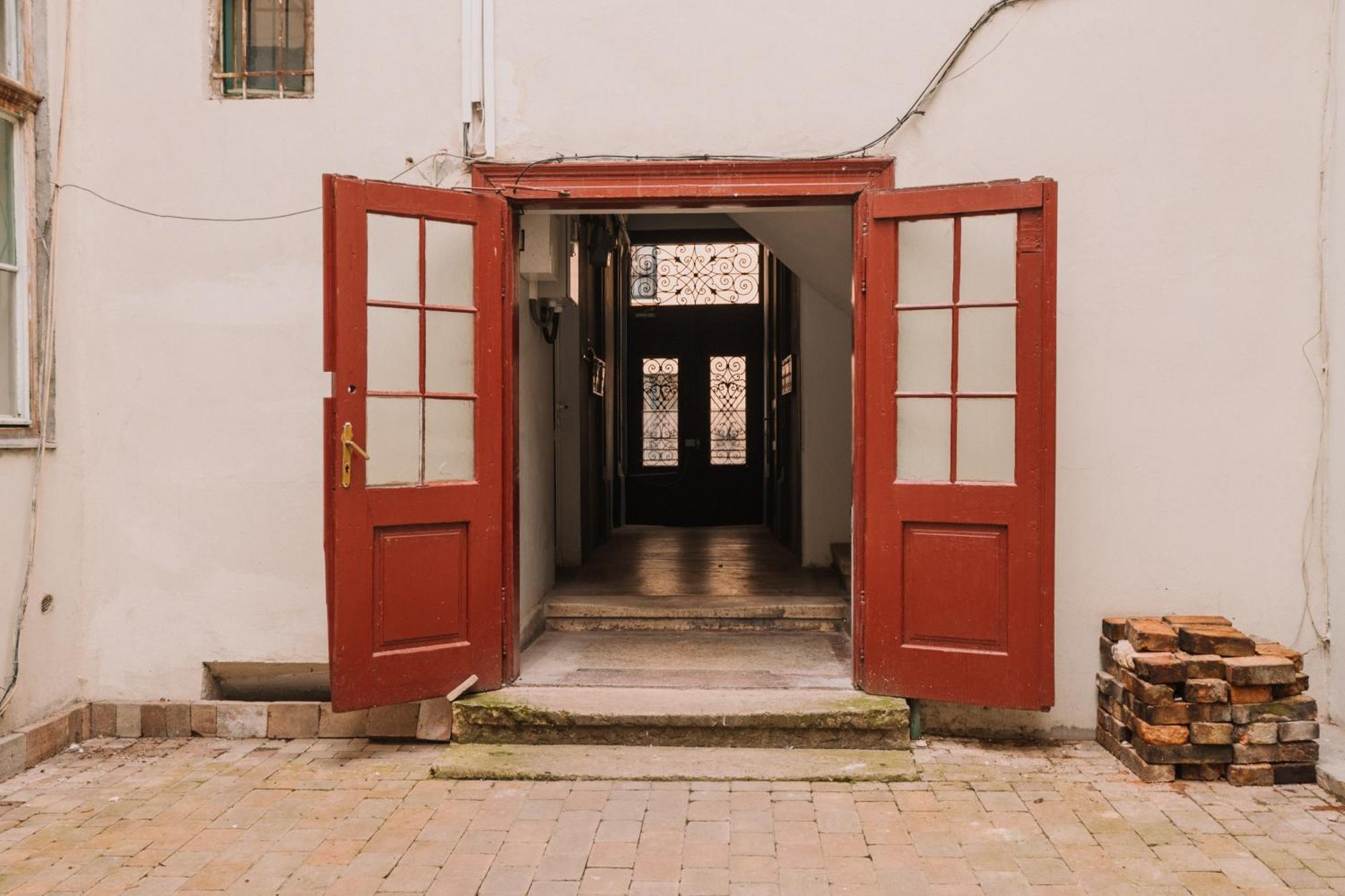 Old Town Central Apartment كلوج-نابوكا المظهر الخارجي الصورة